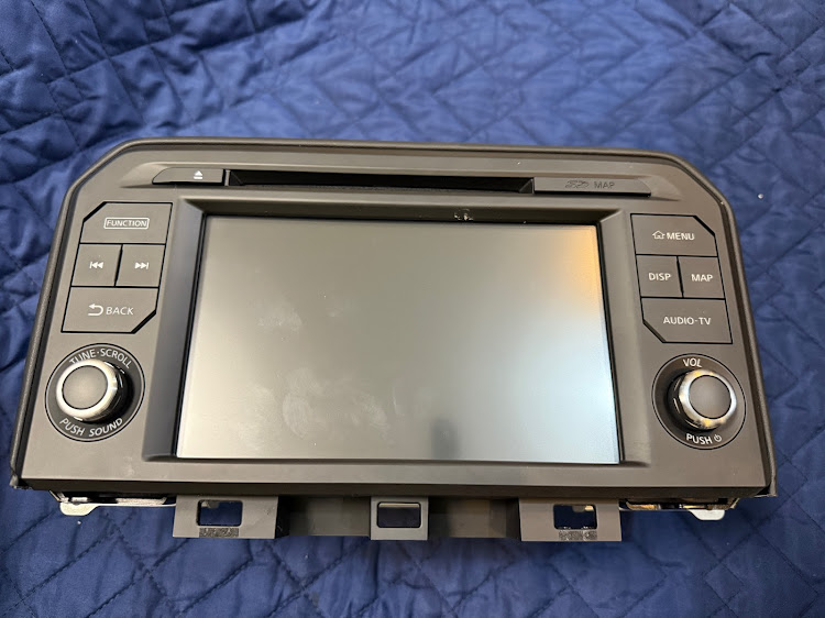 NISSAN GT-Rのナビユニット修理・オーディオ故障・画面真っ白・GTR中古車・パン君に関するカスタム事例のアイキャッチ画像