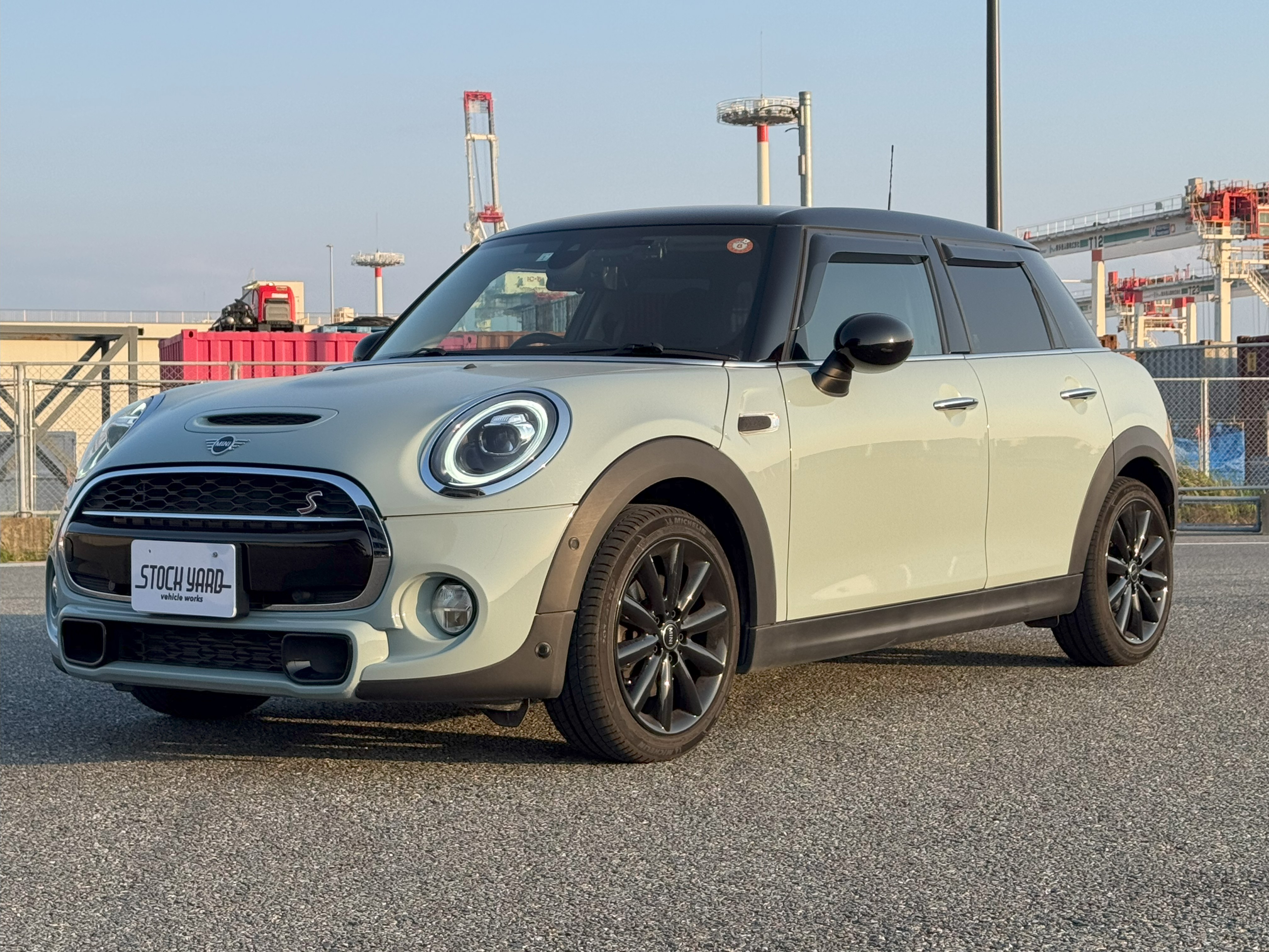 MINI　クーパーS　アイスブルーブラックエディションの写真