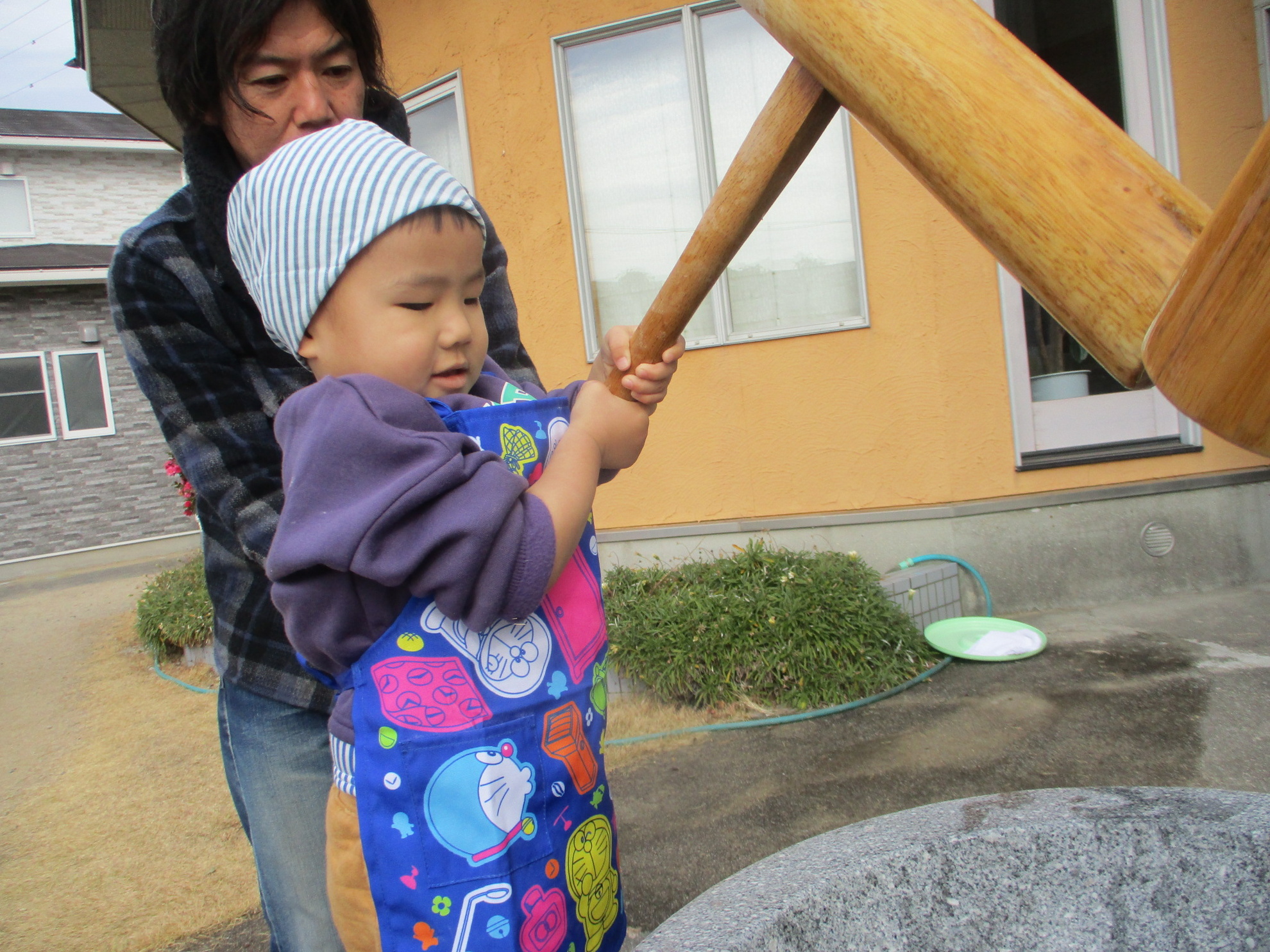 待ちに待った　餅つきがありました。のアイキャッチ画像