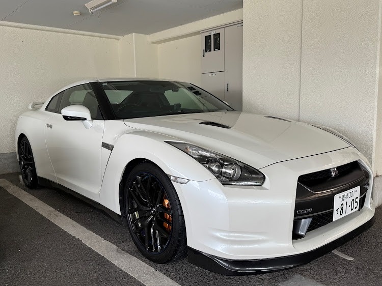 NISSAN GT-Rの足回りのコトコト音修理・スタビライザーブッシュ交換・スタビリンク交換・エンジンオイル交換・パン君に関するカスタム事例のアイキャッチ画像